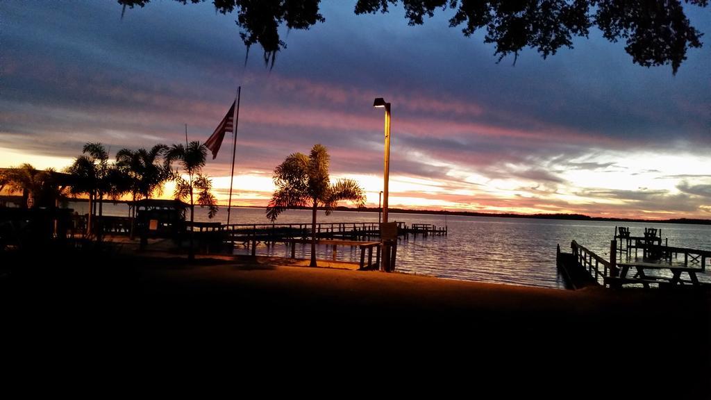 Lakeside Inn And Cafe Saint Cloud Luaran gambar